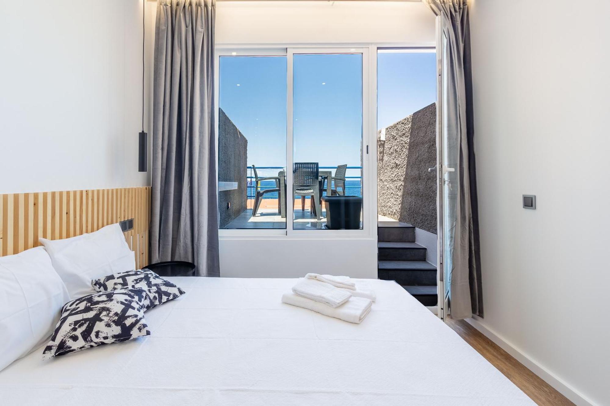 The Jolie - Apartments By The Ocean Порту-Мониш Экстерьер фото